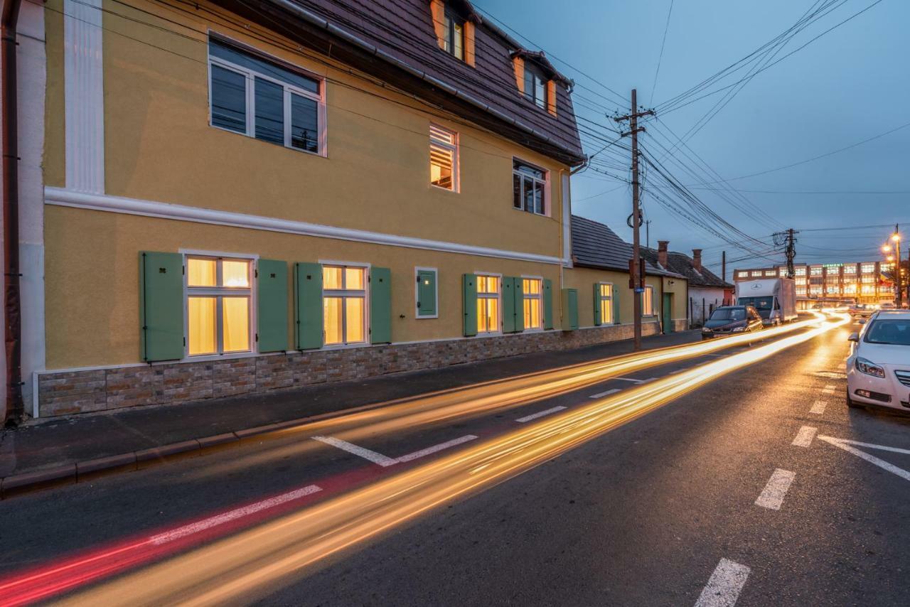Bonton Apartments Sibiu Esterno foto